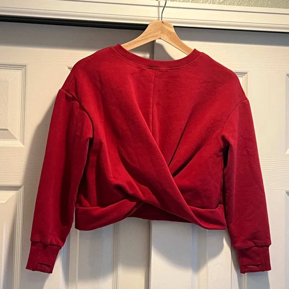 Athleta Girl, Cropped Red Twist-front Girls Sweatshirt, Size M (8-10) - Picture 3 of 6